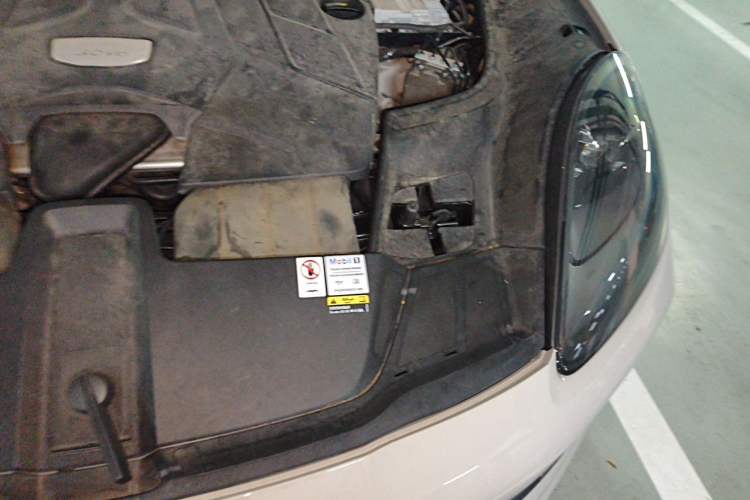 Used Porsche Cayenne 2023 Cayenne 3.0T Engine Bay Left
