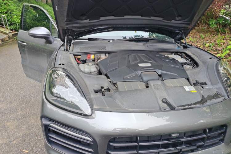 Used Porsche Cayenne 2023 Cayenne S 2.9T Engine Bay Right