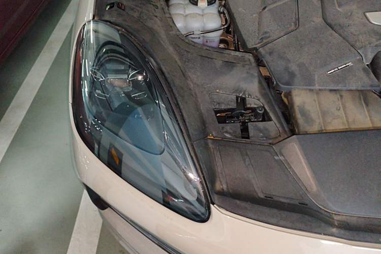 Used Porsche Cayenne 2023 Cayenne 3.0T Engine Bay Right