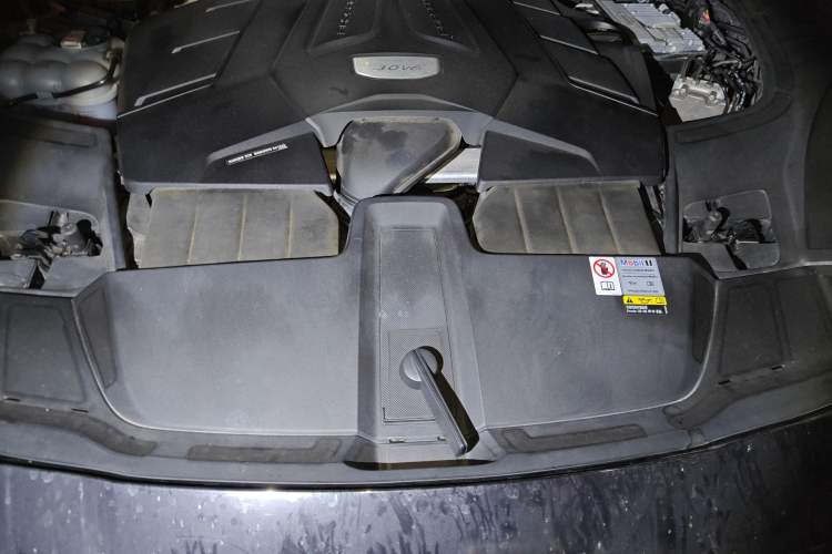 Used Porsche Cayenne 2023 Cayenne Coupé 3.0T Platinum Edition Engine Bay
