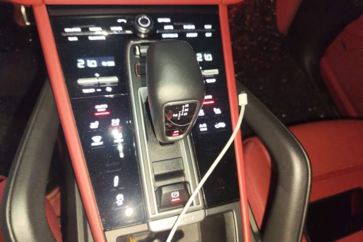 Used Porsche Cayenne 2023 Cayenne S 2.9T Gear Lever