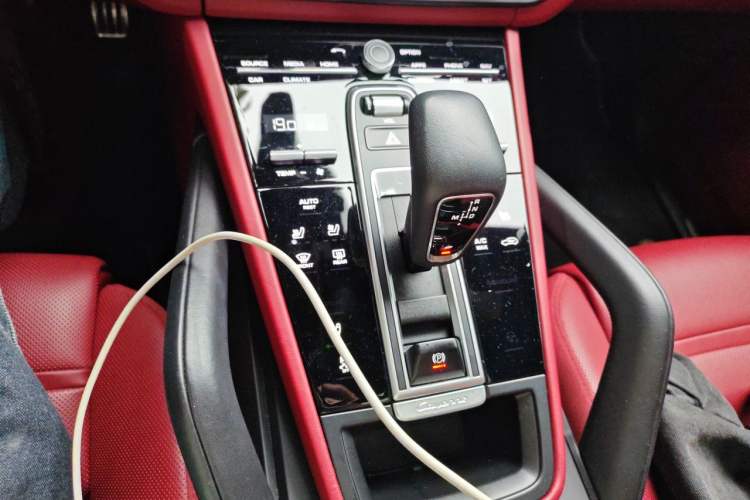 Used Porsche Cayenne 2023 Cayenne S 2.9T Gear Lever
