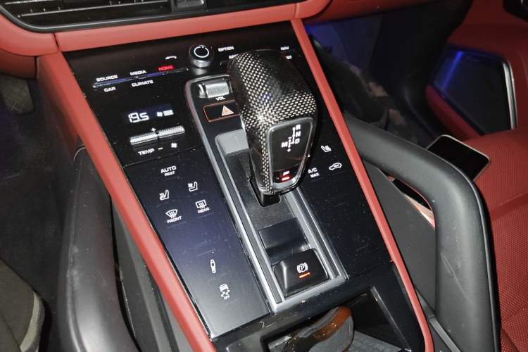 Used Porsche Cayenne 2023 Cayenne Coupé 3.0T Platinum Edition Gear Lever