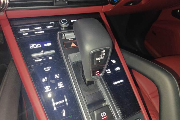 Used Porsche Cayenne 2023 Cayenne 3.0T Platinum Edition Gear Lever