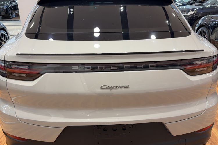 Used Porsche Cayenne 2023 Cayenne Coupé 3.0T Platinum Edition Interior 11