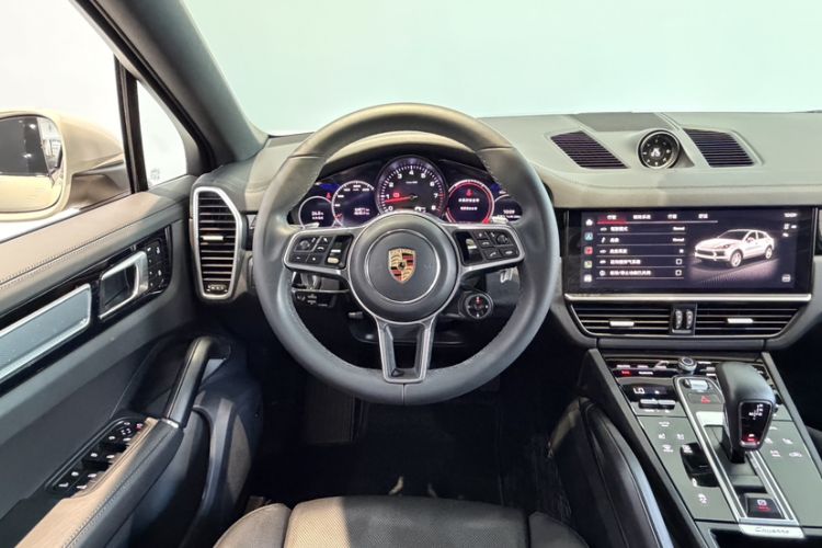 Used Porsche Cayenne 2023 Cayenne Coupé 3.0T Platinum Edition Interior 2