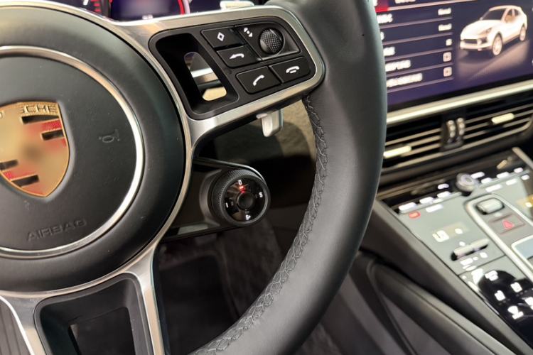 Used Porsche Cayenne 2023 Cayenne Coupé 3.0T Platinum Edition Interior 3
