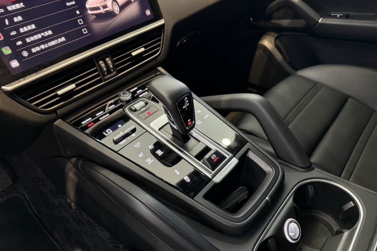 Used Porsche Cayenne 2023 Cayenne Coupé 3.0T Platinum Edition Interior 6