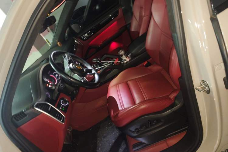 Used Porsche Cayenne 2023 Cayenne S 2.9T Left Front Seat