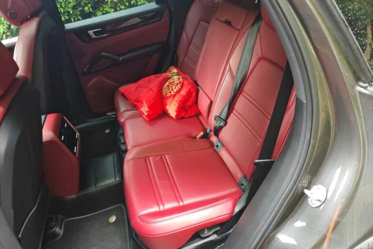 Used Porsche Cayenne 2023 Cayenne S 2.9T Left Rear Seat