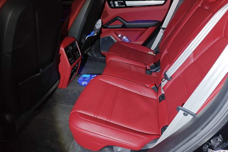 Used Porsche Cayenne 2023 Cayenne Coupé 3.0T Platinum Edition Left Rear Seat