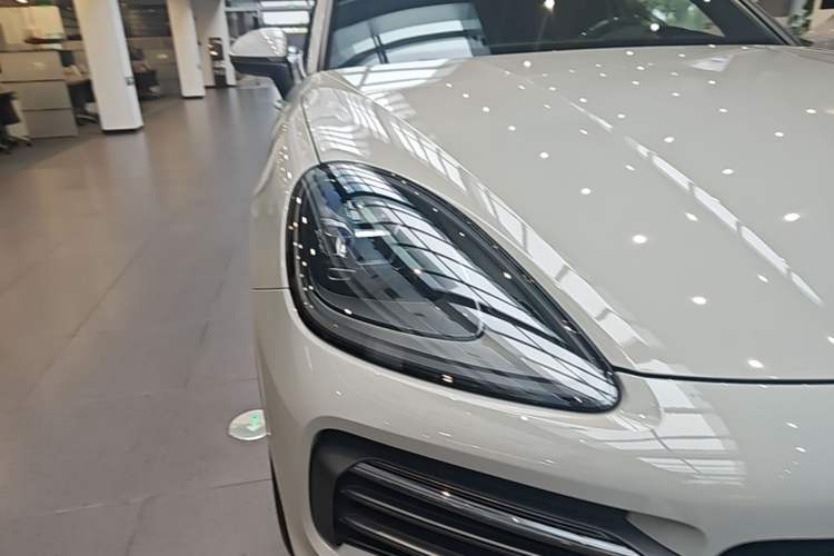 Used Porsche Cayenne 2023 Cayenne 3.0T Platinum Edition Right Front Headlight