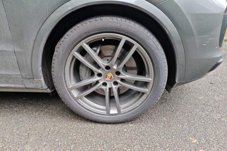 Used Porsche Cayenne 2023 Cayenne S 2.9T Right Front Wheel Hub