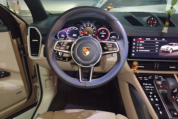Used Porsche Cayenne 2023 Cayenne 3.0T Steering Wheel