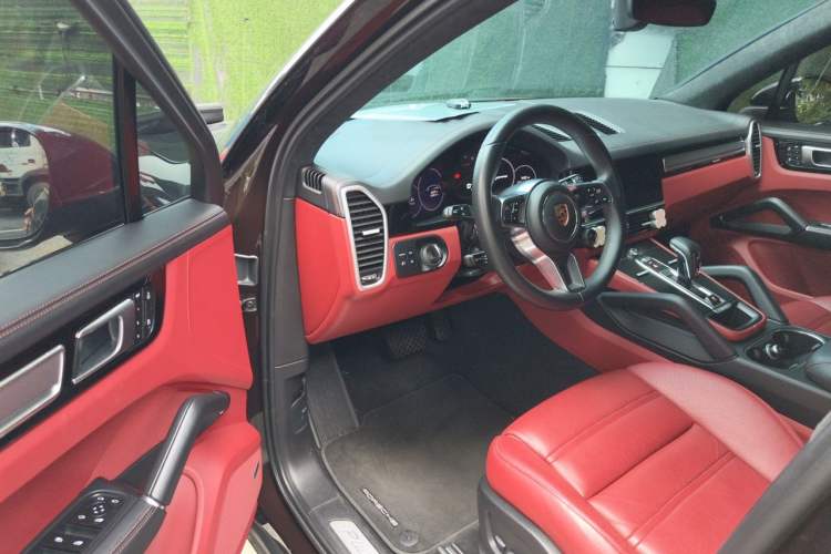Used Porsche Cayenne 2023 Cayenne 3.0T Platinum Edition Driver Seat