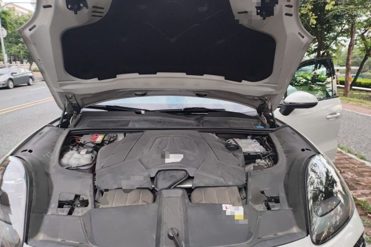 Used Porsche Cayenne 2023 Cayenne 3.0T Platinum Edition Engine Bay