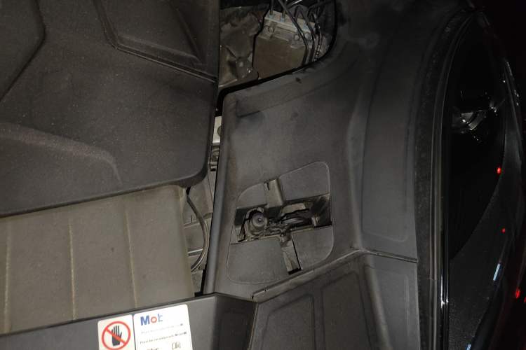 Used Porsche Cayenne 2023 Cayenne 3.0T Platinum Edition Engine Bay Left