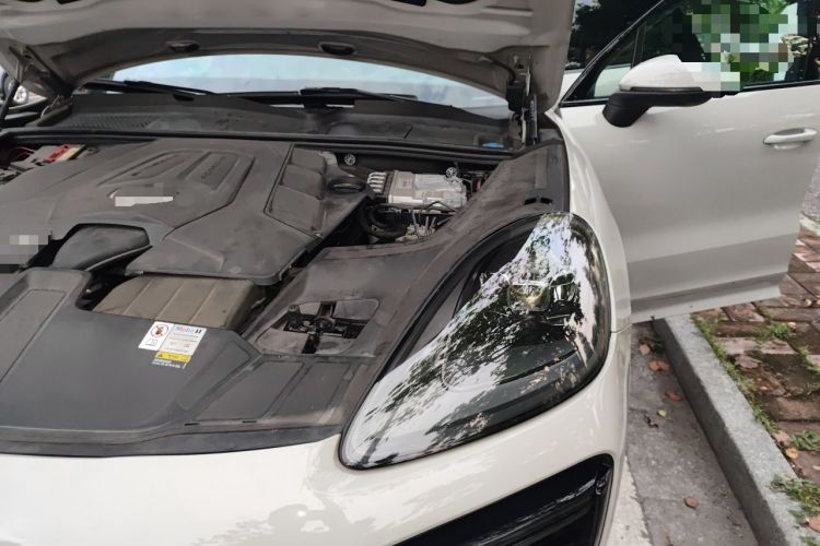 Used Porsche Cayenne 2023 Cayenne 3.0T Platinum Edition Engine Bay Left