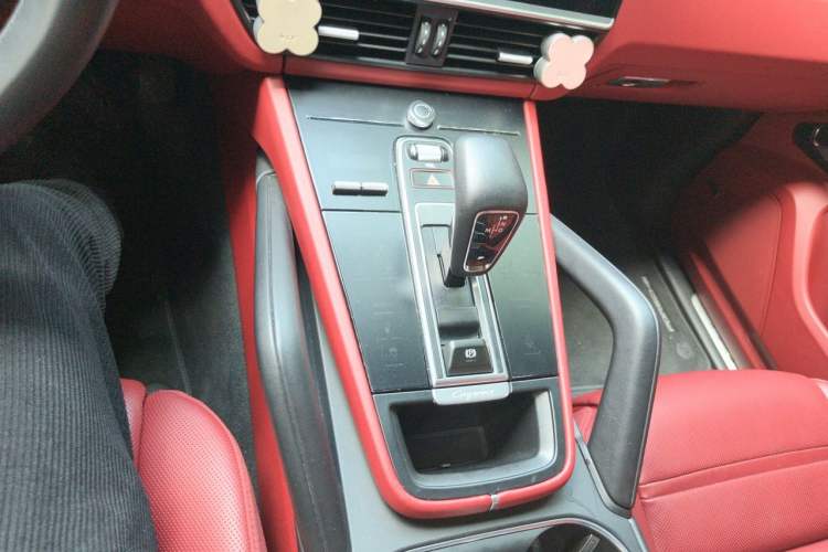 Used Porsche Cayenne 2023 Cayenne 3.0T Platinum Edition Gear Lever