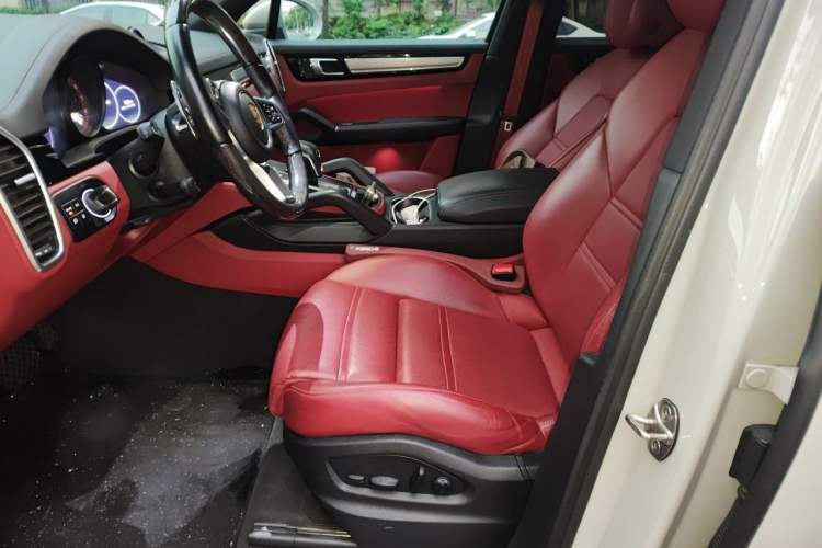 Used Porsche Cayenne 2023 Cayenne 3.0T Platinum Edition Left Front Seat