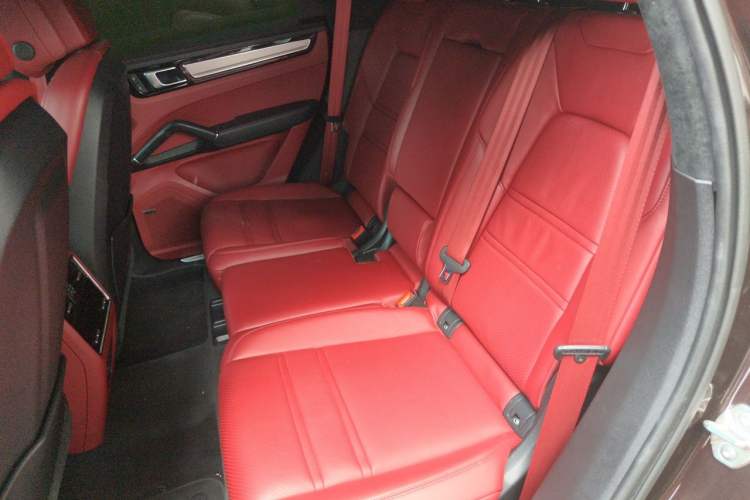 Used Porsche Cayenne 2023 Cayenne 3.0T Platinum Edition Left Rear Seat