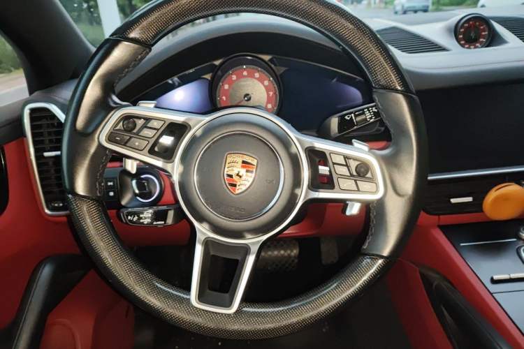 Used Porsche Cayenne 2023 Cayenne 3.0T Platinum Edition Steering Wheel
