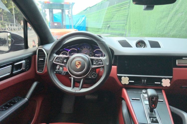 Used Porsche Cayenne 2023 Cayenne 3.0T Platinum Edition Steering Wheel