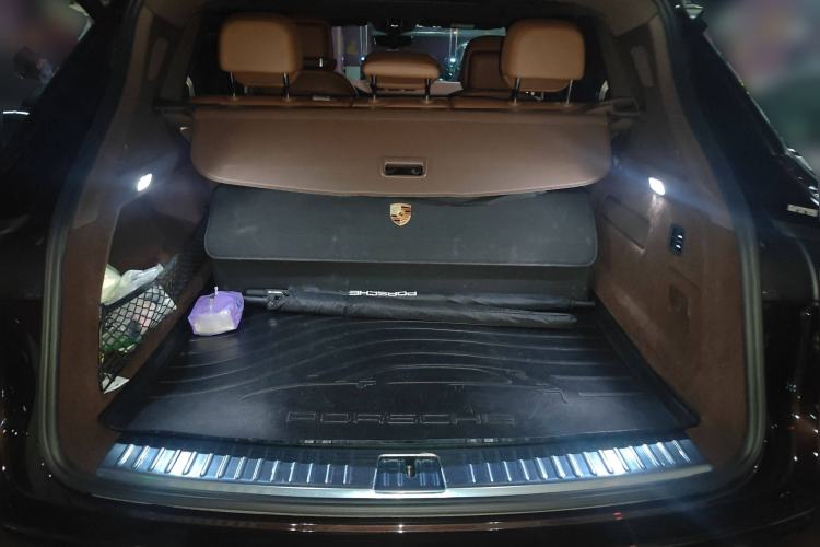 Used Porsche Cayenne 2023 Cayenne 3.0T Platinum Edition Trunk