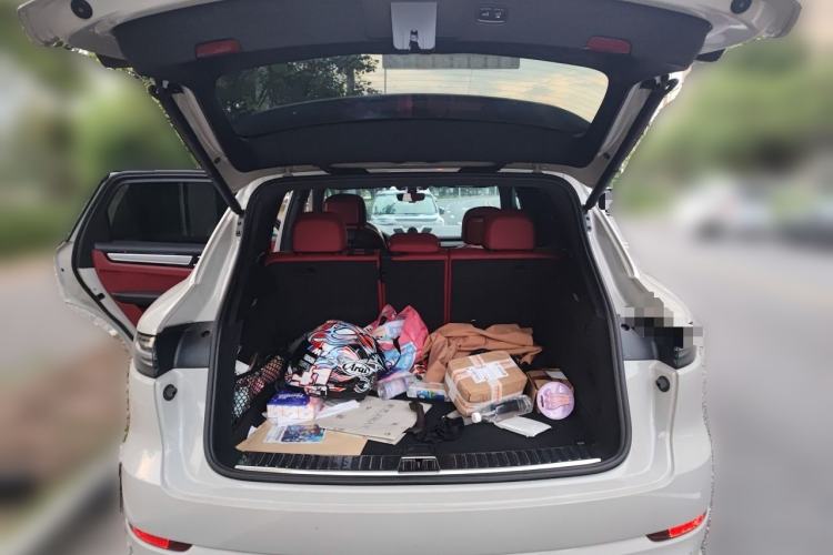 Used Porsche Cayenne 2023 Cayenne 3.0T Platinum Edition Trunk