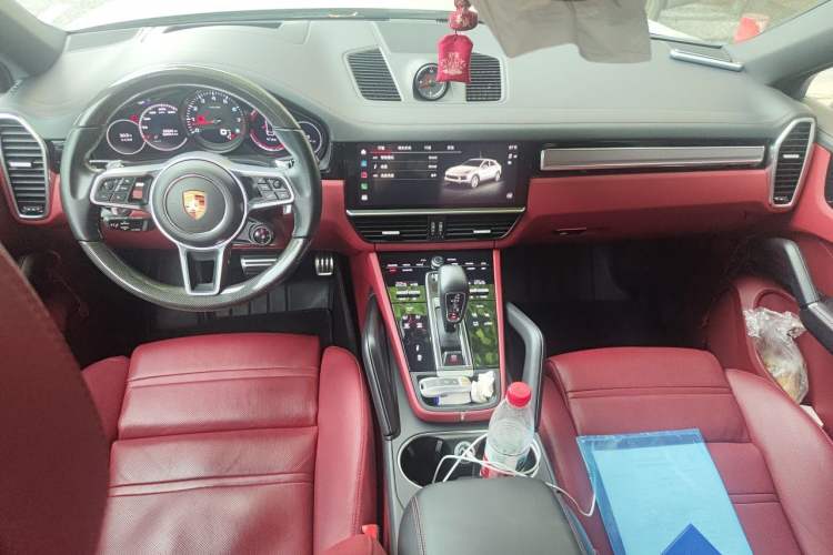 Used Porsche Cayenne 2023 Cayenne Coupé 3.0T Platinum Edition Center Console