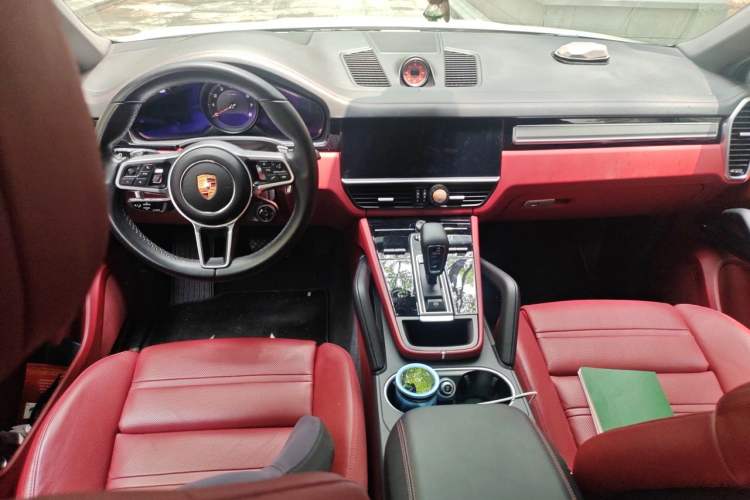 Used Porsche Cayenne 2023 Cayenne Coupé 3.0T Platinum Edition Center Console