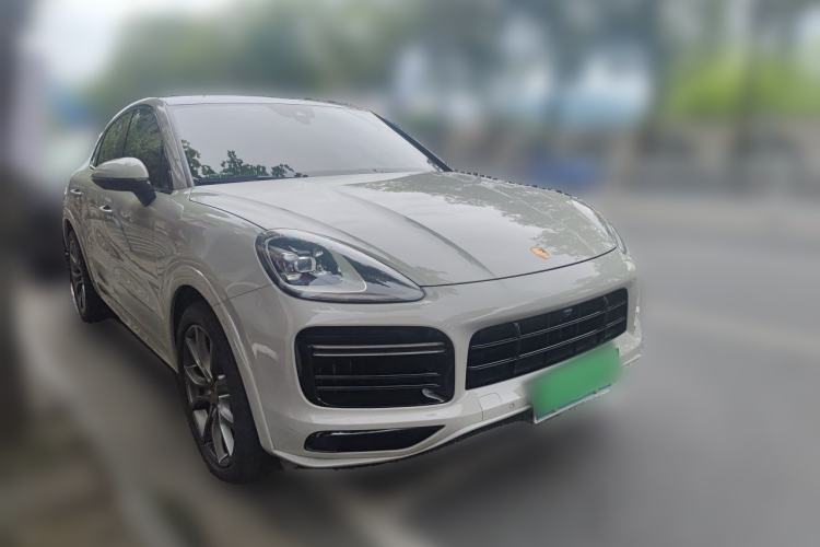 Used Porsche Cayenne 2023 Cayenne Coupé 3.0T Platinum Edition Front Right 45 Deg