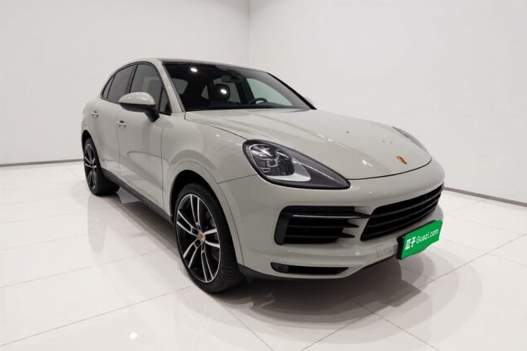 Used Porsche Cayenne 2023 Cayenne Coupé 3.0T Platinum Edition Front Right 45 Deg