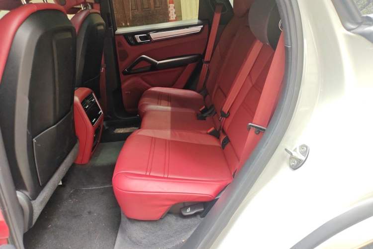 Used Porsche Cayenne 2023 Cayenne Coupé 3.0T Platinum Edition Left Rear Seat