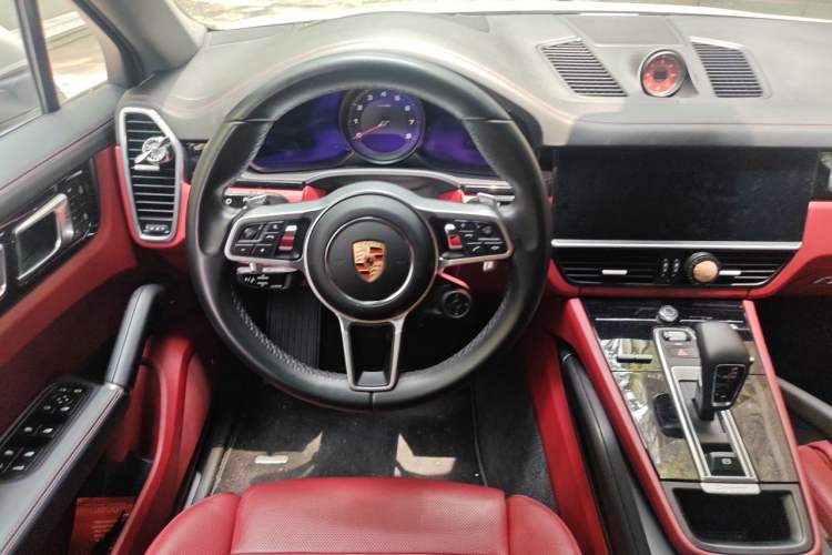 Used Porsche Cayenne 2023 Cayenne Coupé 3.0T Platinum Edition Steering Wheel