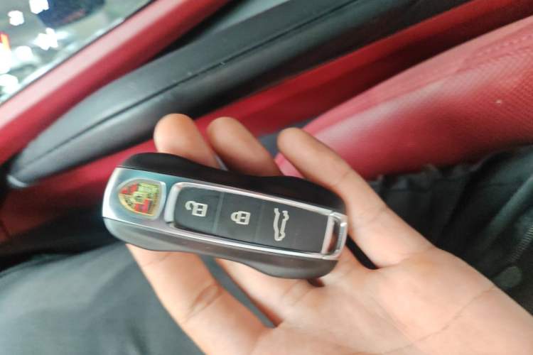 Used Porsche Cayenne 2023 Cayenne Coupé 3.0T Platinum Edition Vehicle Key