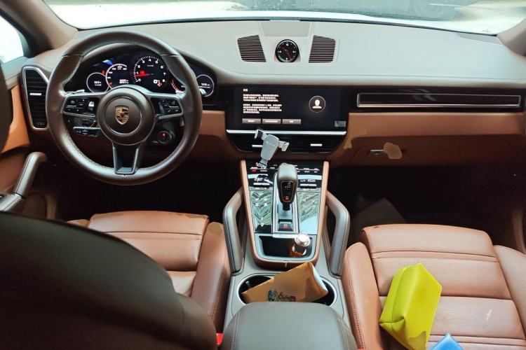 Used Porsche Cayenne 2023 Cayenne 3.0T Platinum Edition Center Console
