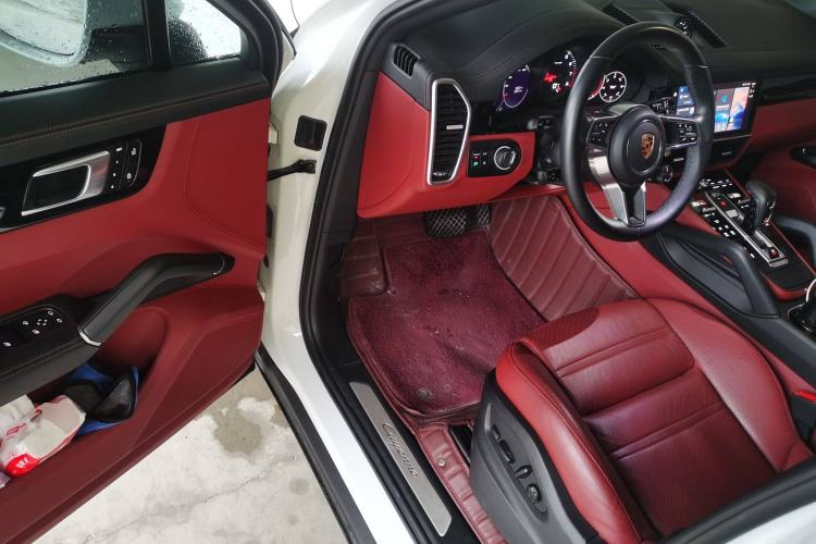 Used Porsche Cayenne 2023 Cayenne Coupé 3.0T Driver Seat