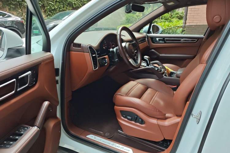 Used Porsche Cayenne 2023 Cayenne 3.0T Platinum Edition Driver Seat