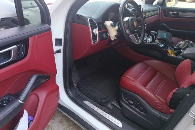 Used Porsche Cayenne 2023 Cayenne 3.0T Platinum Edition Driver Seat