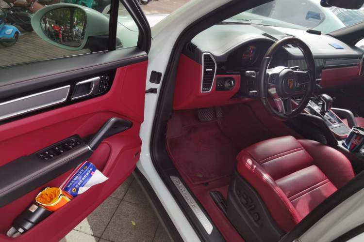 Used Porsche Cayenne 2023 Cayenne 3.0T Platinum Edition Driver Seat
