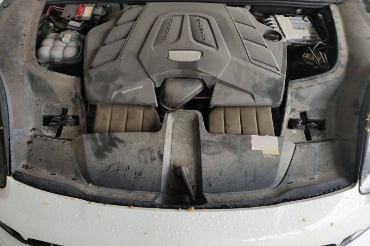 Used Porsche Cayenne 2023 Cayenne Coupé 3.0T Engine Bay