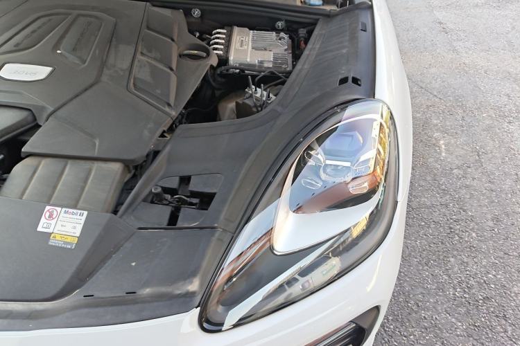 Used Porsche Cayenne 2023 Cayenne 3.0T Platinum Edition Engine Bay Left