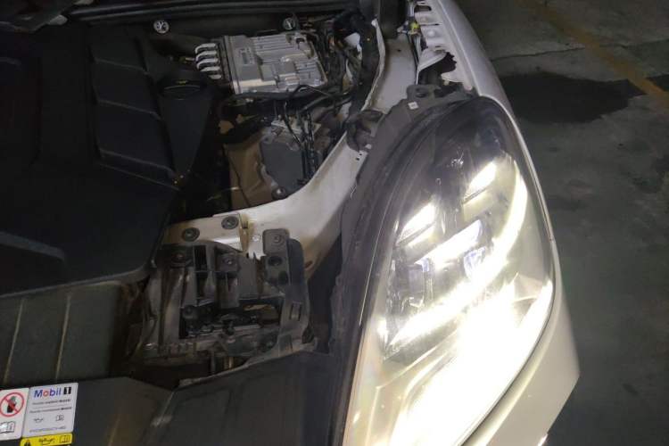 Used Porsche Cayenne 2023 Cayenne S 2.9T Platinum Edition Engine Bay Left