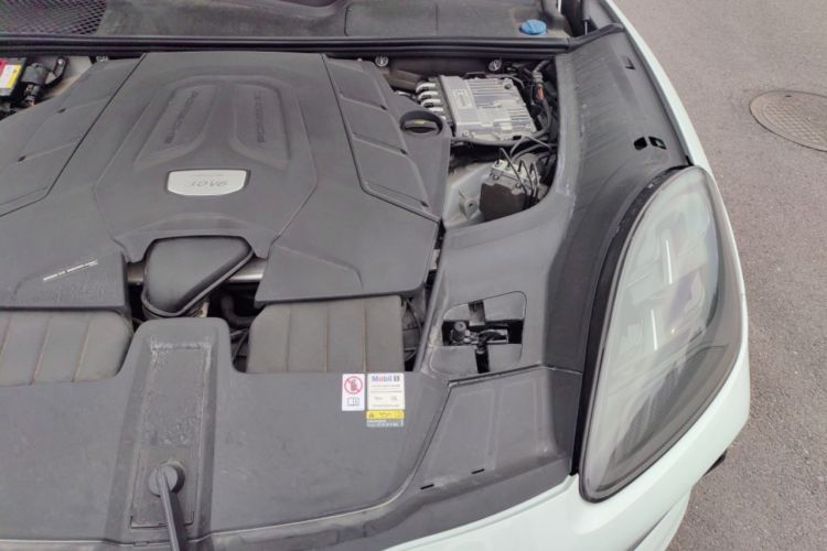 Used Porsche Cayenne 2023 Cayenne Coupé 3.0T Platinum Edition Engine Bay Left
