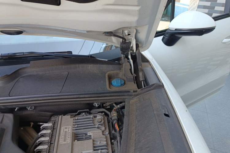 Used Porsche Cayenne 2023 Cayenne 3.0T Platinum Edition Engine Bay Left
