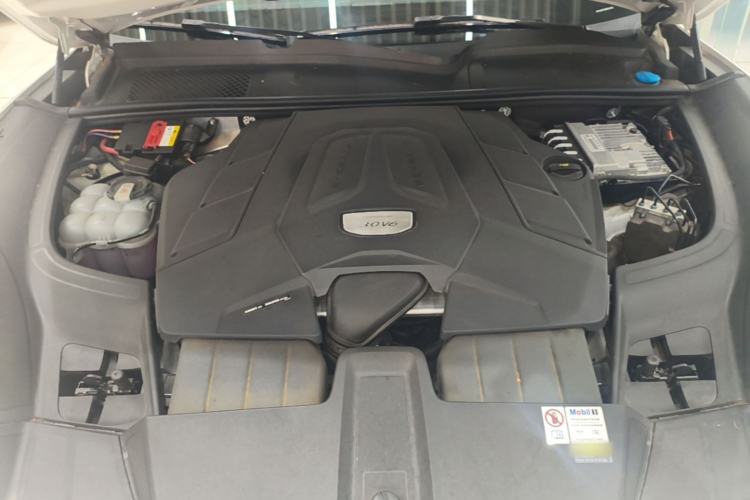 Used Porsche Cayenne 2023 Cayenne 3.0T Engine Bay