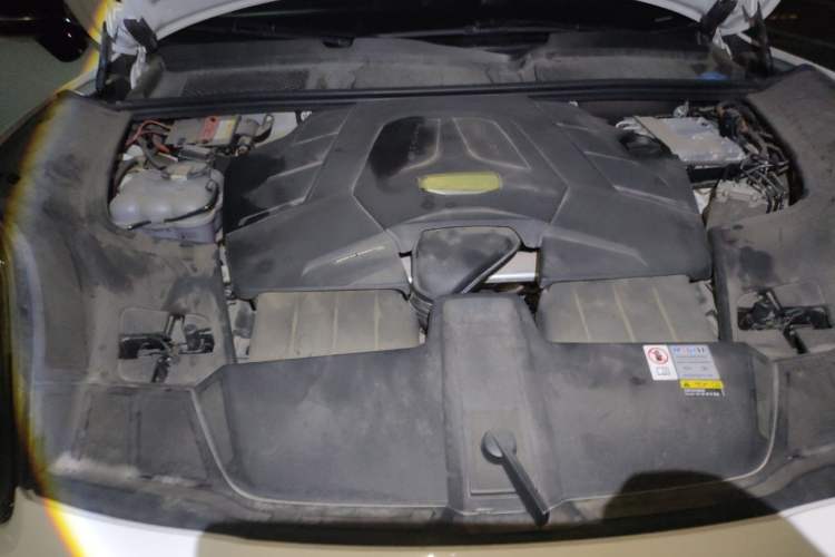 Used Porsche Cayenne 2023 Cayenne 3.0T Platinum Edition Engine Bay