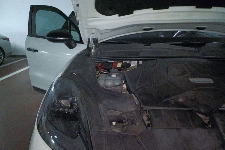 Used Porsche Cayenne 2023 Cayenne 3.0T Engine Bay Right