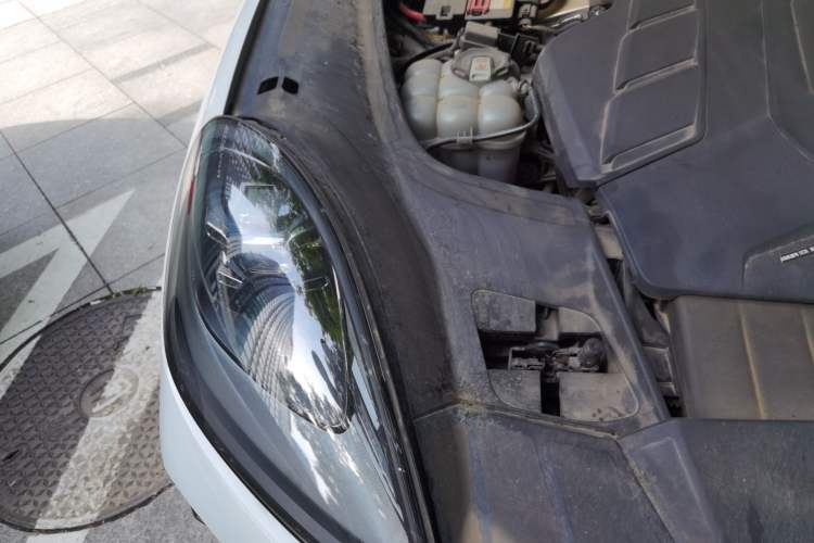 Used Porsche Cayenne 2023 Cayenne 3.0T Platinum Edition Engine Bay Right